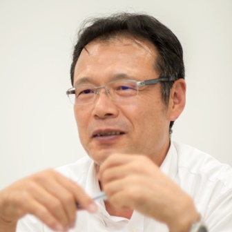 代表取締役社長　宮本鉄次郎　氏